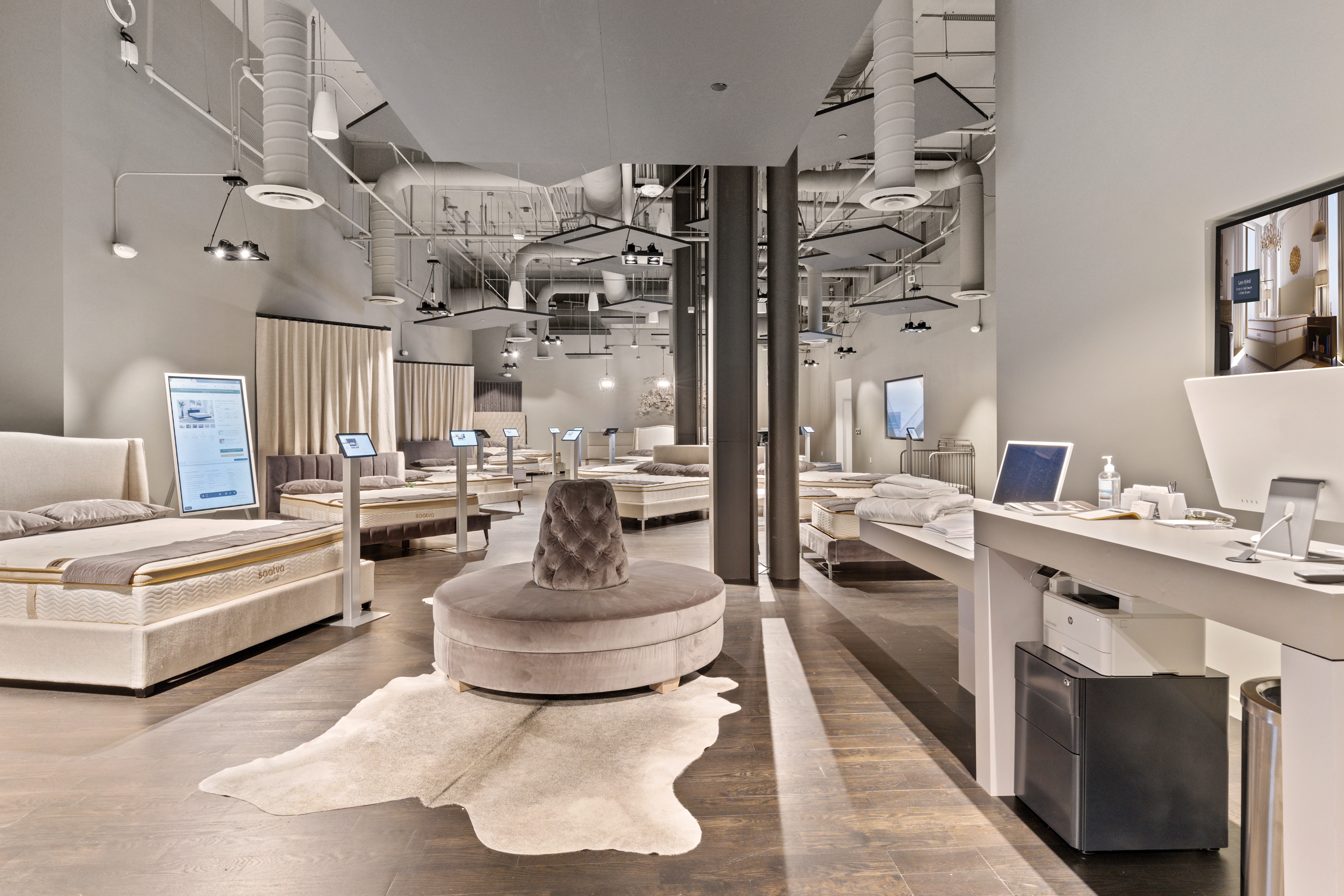 Saatva shop mattress store